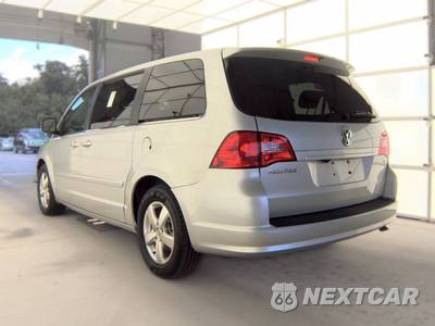 2010 Volkswagen Routan SE w/Rear Seat Entertainment & Navigation 121.2" WB - zdjęcie 6 z 7 - miniatura