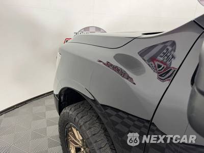 2024 Nissan TITAN SV Crew Cab Short Bed - zdjęcie 23 z 44 - miniatura
