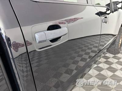 2024 Nissan TITAN SV Crew Cab Short Bed - zdjęcie 28 z 44 - miniatura