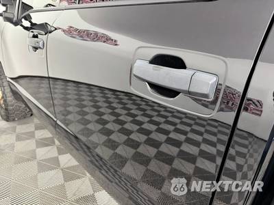 2024 Nissan TITAN SV Crew Cab Short Bed - zdjęcie 25 z 44 - miniatura
