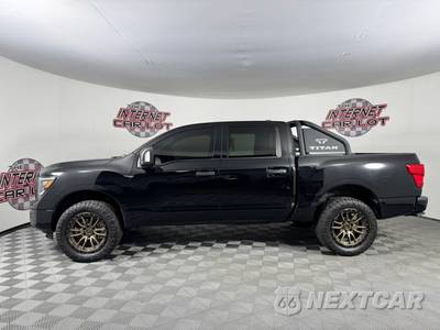 2024 Nissan TITAN SV Crew Cab Short Bed - zdjęcie 4 z 44 - miniatura