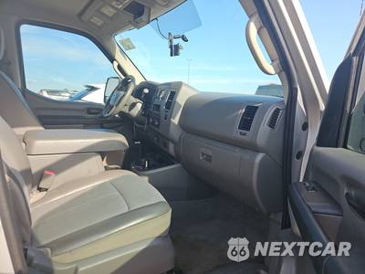2013 Nissan NV3500 HD Passenger SV 146.1" WB - zdjęcie 8 z 42 - miniatura