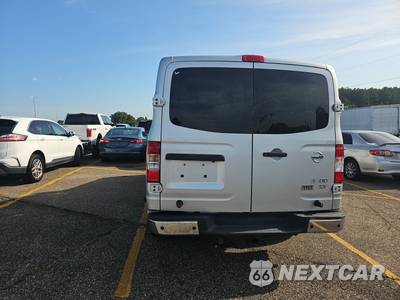 2013 Nissan NV3500 HD Passenger SV 146.1" WB - zdjęcie 5 z 42 - miniatura