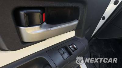 2012 Toyota FJ Cruiser w/Rear Doors - zdjęcie 21 z 39 - miniatura