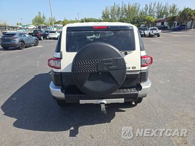2012 Toyota FJ Cruiser w/Rear Doors - zdjęcie 5 z 39 - miniatura