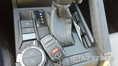 2026 Toyota Tacoma SR5 Crew Cab Medium Bed - zdjęcie 18 z 22 - miniatura