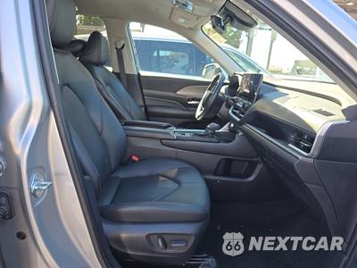 2025 Toyota Grand Highlander XLE - zdjęcie 8 z 25 - miniatura