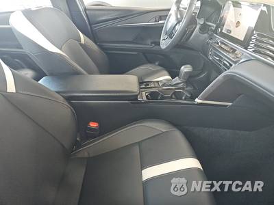 2026 Toyota Camry SE - zdjęcie 8 z 27 - miniatura
