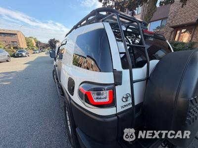 2014 Toyota FJ Cruiser w/Rear Doors - zdjęcie 7 z 45 - miniatura
