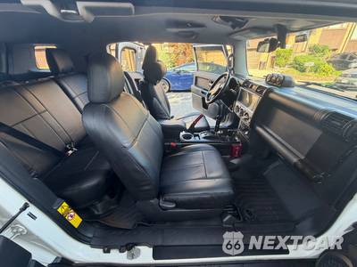 2014 Toyota FJ Cruiser w/Rear Doors - zdjęcie 18 z 45 - miniatura