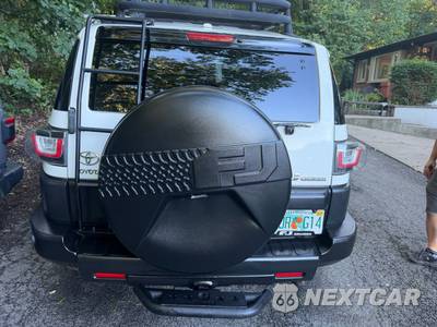 2014 Toyota FJ Cruiser w/Rear Doors - zdjęcie 34 z 45 - miniatura