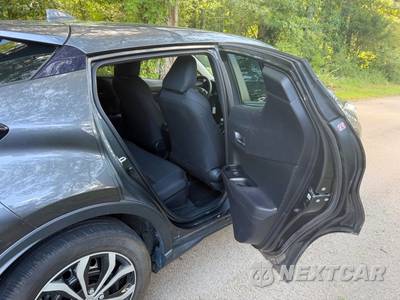 2021 Toyota C-HR LE - zdjęcie 9 z 14 - miniatura