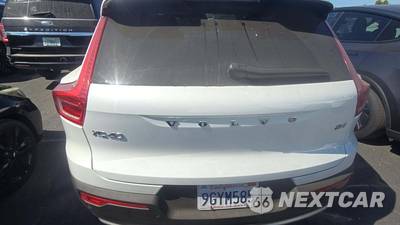 2023 Volvo XC40 B4 Plus Bright Theme - zdjęcie 19 z 33 - miniatura