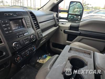 2017 Ford Super Duty F-450 Cab Chassis XL Crew Cab DRW - zdjęcie 11 z 23 - miniatura