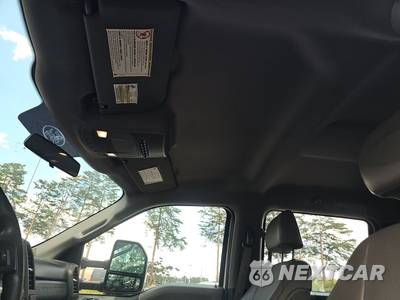 2017 Ford Super Duty F-450 Cab Chassis XL Crew Cab DRW - zdjęcie 18 z 23 - miniatura