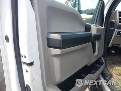 2017 Ford Super Duty F-450 Cab Chassis XL Crew Cab DRW - zdjęcie 9 z 23 - miniatura