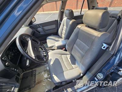 1987 Acura Legend L Sedan - zdjęcie 18 z 36 - miniatura
