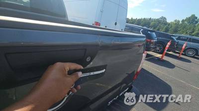 2019 Nissan TITAN SV Crew Cab Short Bed - zdjęcie 19 z 24 - miniatura