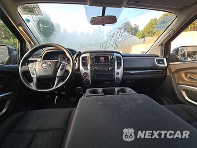 2019 Nissan TITAN SV Crew Cab Short Bed - zdjęcie 11 z 24 - miniatura