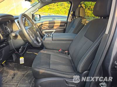 2019 Nissan TITAN SV Crew Cab Short Bed - zdjęcie 7 z 24 - miniatura