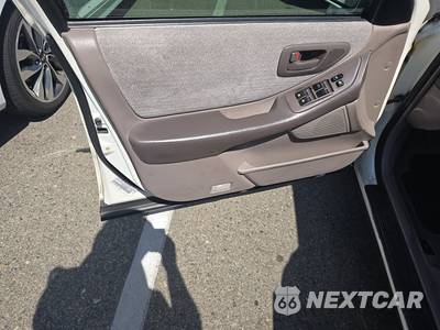 1999 Toyota Avalon XL w/Bench Seats - zdjęcie 9 z 40 - miniatura