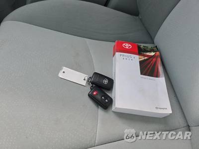 2014 Toyota Prius v Three - zdjęcie 21 z 21 - miniatura