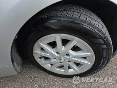 2014 Toyota Prius v Three - zdjęcie 9 z 21 - miniatura
