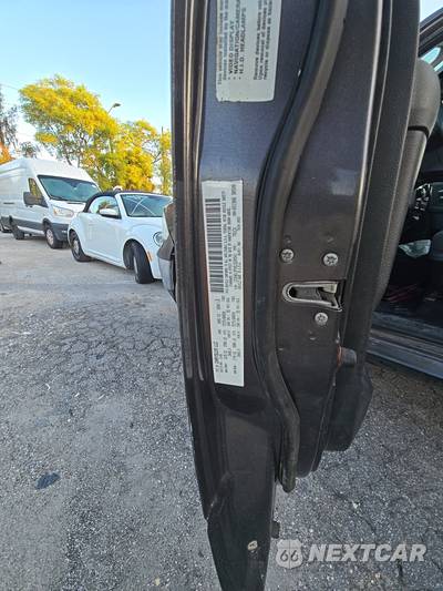 2019 Ram 1500 Classic SLT Crew Cab Medium Bed - zdjęcie 14 z 41 - miniatura