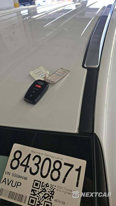 2025 Toyota Grand Highlander XLE - zdjęcie 19 z 34 - miniatura
