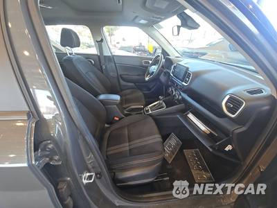 2025 Hyundai Venue SEL - zdjęcie 8 z 23 - miniatura