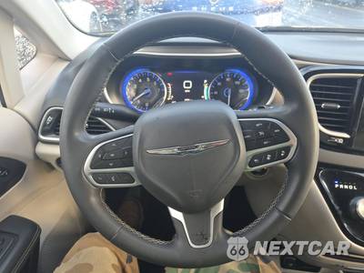 2023 Chrysler Pacifica Touring L 121.6" WB - zdjęcie 10 z 36 - miniatura