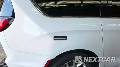 2023 Chrysler Pacifica Touring L 121.6" WB - zdjęcie 24 z 36 - miniatura