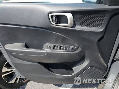 2025 Hyundai Venue SEL - zdjęcie 9 z 28 - miniatura
