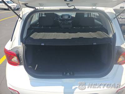 2025 Hyundai Venue SEL - zdjęcie 16 z 18 - miniatura