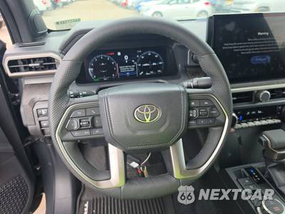 2026 Toyota Tacoma i-FORCE MAX Limited Crew Cab Medium Bed - zdjęcie 10 z 21 - miniatura