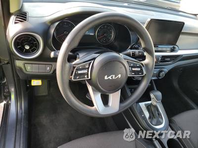 2023 Kia Forte LX - zdjęcie 10 z 23 - miniatura