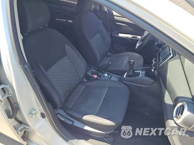 2020 Nissan Versa S - zdjęcie 8 z 20 - miniatura