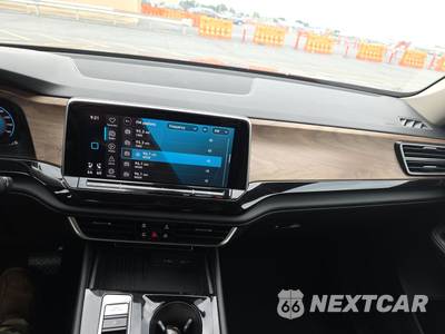 2025 Volkswagen Atlas 2.0T SE w/Technology - zdjęcie 11 z 33 - miniatura