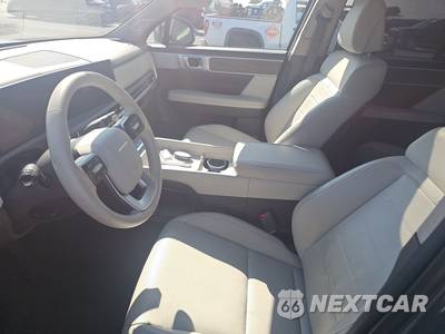 2025 Hyundai Santa Fe Limited - zdjęcie 7 z 33 - miniatura