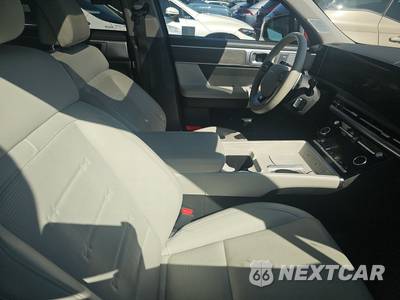 2025 Hyundai Santa Fe Limited - zdjęcie 8 z 33 - miniatura