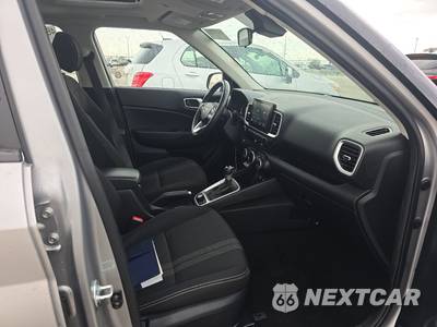 2025 Hyundai Venue SEL - zdjęcie 8 z 30 - miniatura