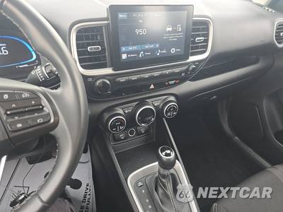 2025 Hyundai Venue SEL - zdjęcie 11 z 30 - miniatura