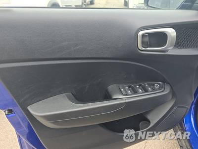 2025 Hyundai Venue SEL - zdjęcie 9 z 22 - miniatura