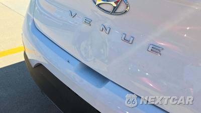 2025 Hyundai Venue SEL - zdjęcie 21 z 24 - miniatura