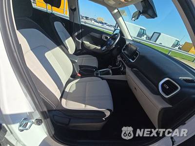 2025 Hyundai Venue SEL - zdjęcie 8 z 24 - miniatura