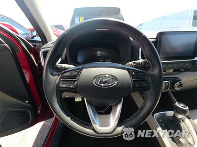 2025 Hyundai Venue SEL - zdjęcie 10 z 32 - miniatura