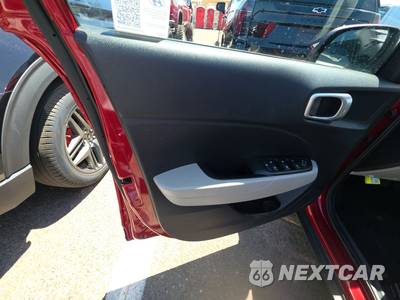 2025 Hyundai Venue SEL - zdjęcie 9 z 32 - miniatura