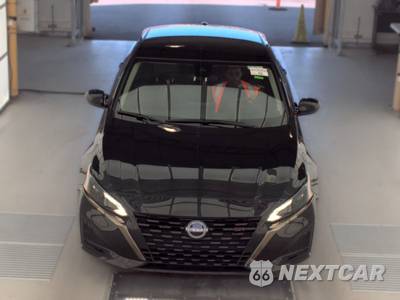 2025 Nissan Altima SR - zdjęcie 2 z 38 - miniatura