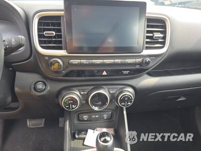 2025 Hyundai Venue SEL - zdjęcie 11 z 27 - miniatura