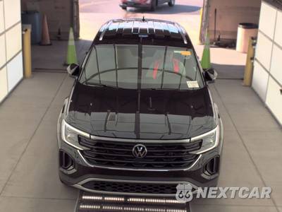 2025 Volkswagen Atlas Cross Sport 2.0T SE w/Technology - zdjęcie 2 z 31 - miniatura